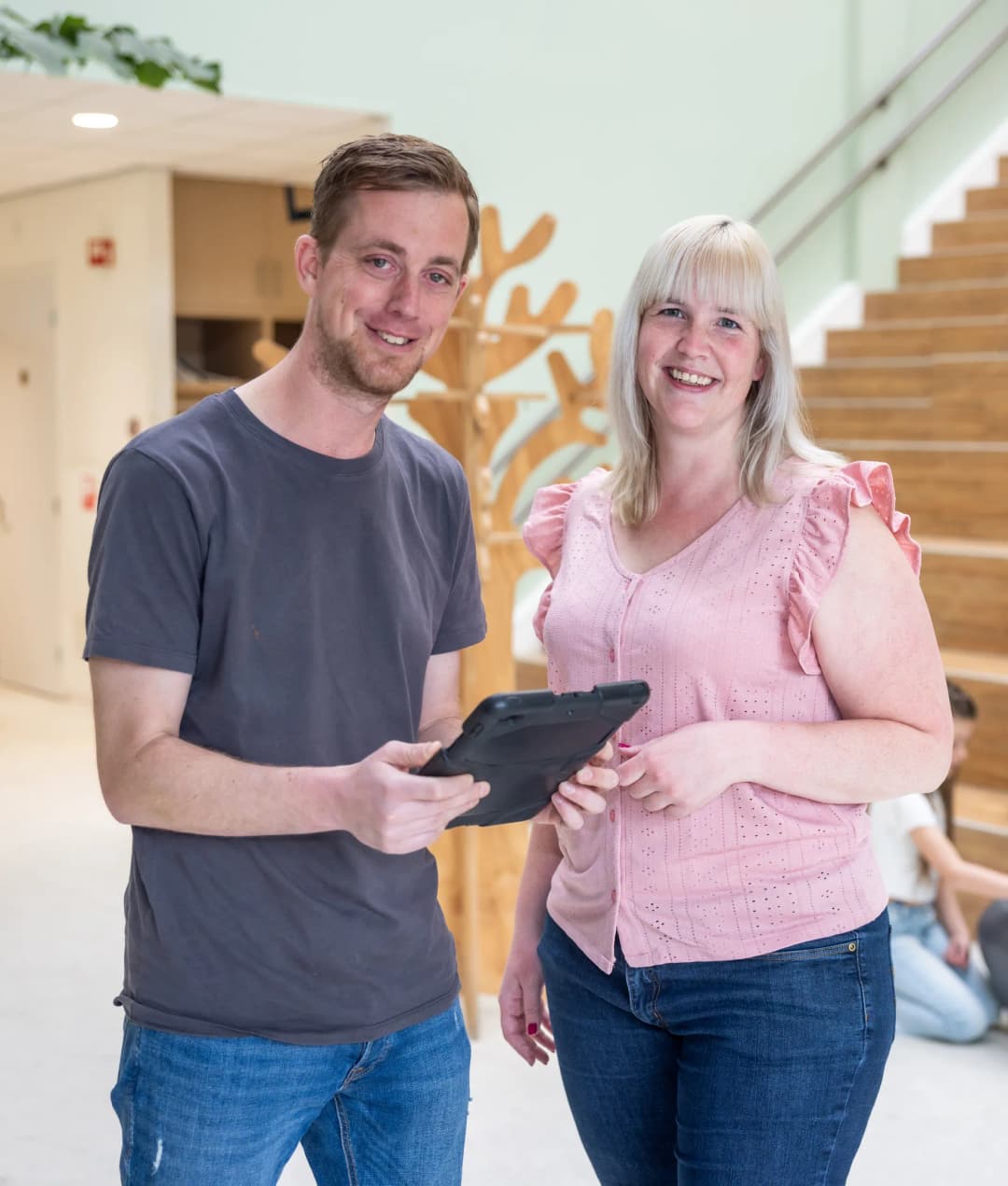 Kind&co ludens - collega's iPad - close up