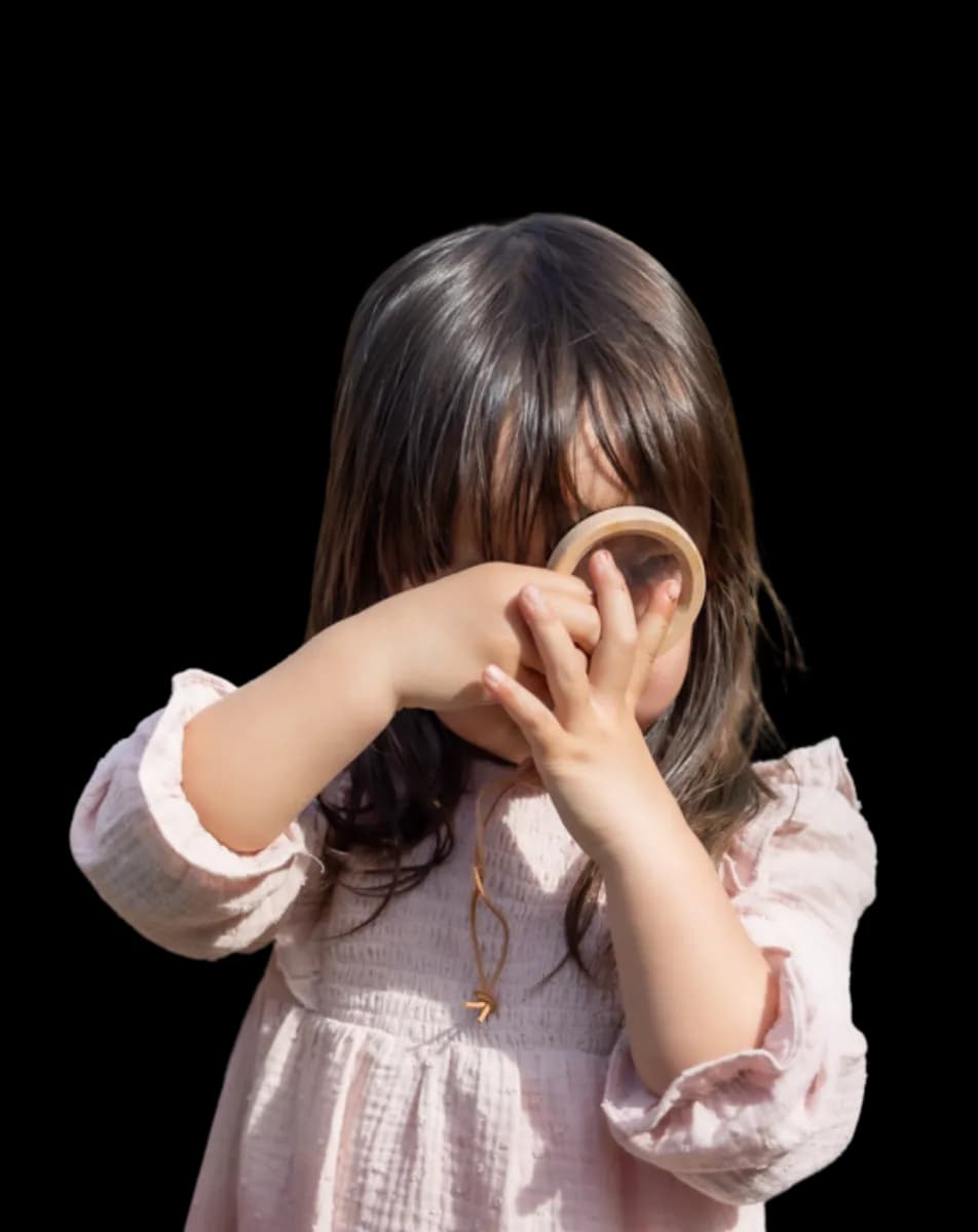 Algemeen - kind met loep - uitsnede